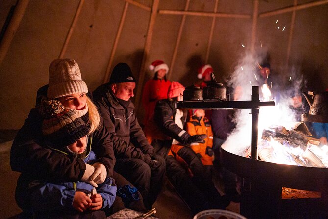 Rovaniemi: Meet Santa Claus & Northern Lights Experience - Meeting Santa Claus Without the Queue, and Getting Free Photos