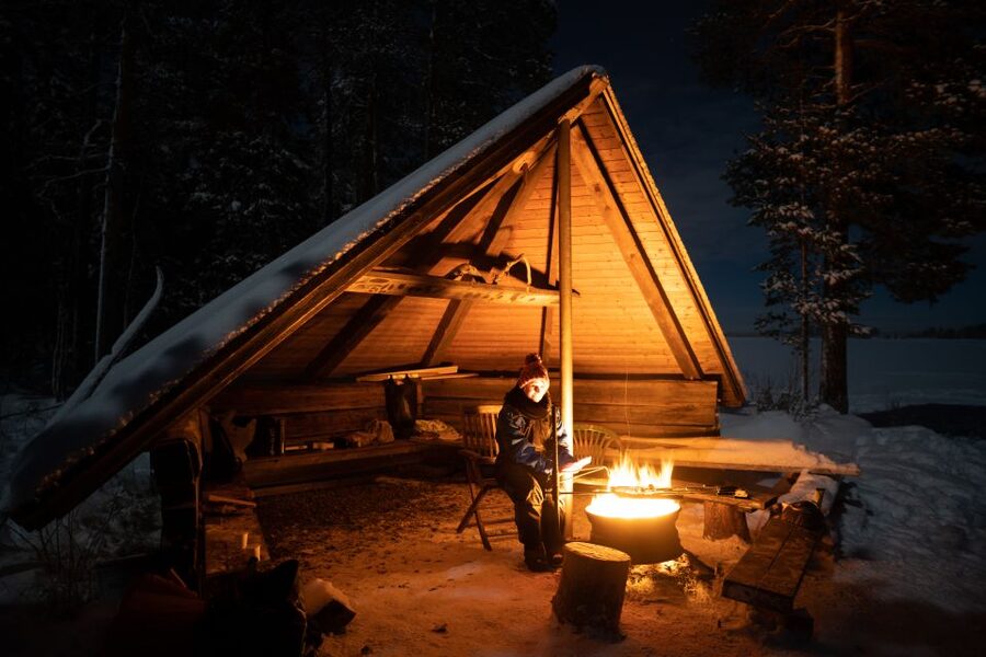 Rovaniemi: Night Sky lappish Barbecue - Getting out of town: the 20 to 50 km minivan ride
