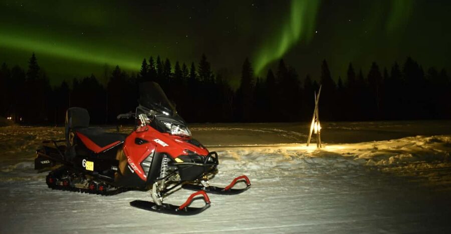 Rovaniemi: Night Snowmobile Tour - Your Snowmobile Ride: Glide Through the Lappish Wilderness at Night