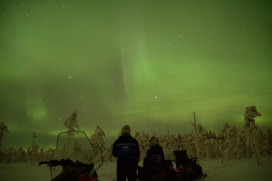 Rovaniemi: Night Snowmobile Tour - Campfire Warmth: Hot Drinks, Sausage, and Stories That Make the Cold Feel Worth It