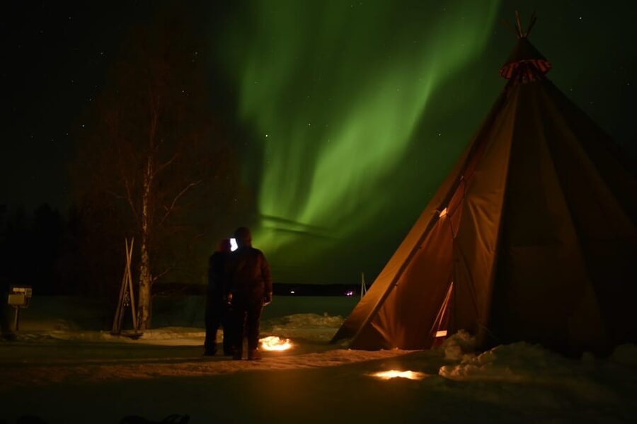 Rovaniemi: Night Snowmobile Tour - Northern Lights Hunting: How This Tour Watches the Sky