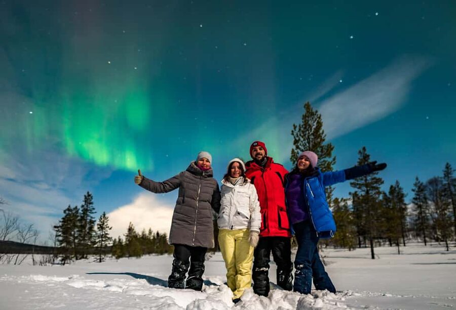 Rovaniemi: Northern Lights Hunt with Sausages and Hot Drinks - What to pack for a 3-hour Lapland winter night