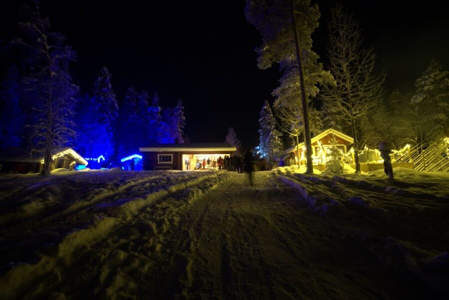 Rovaniemi: Northern Lights Hunting in Lappish old cottage - Northern Lights, but with a real Lapland evening plan