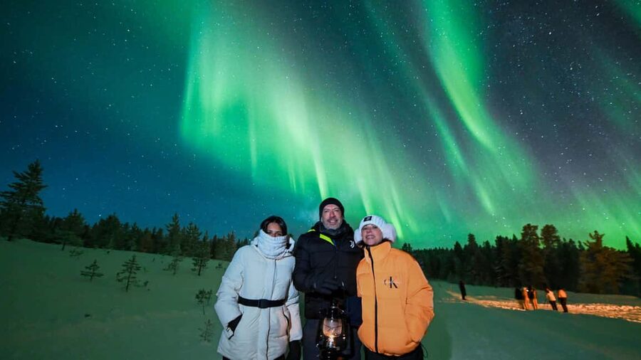 Rovaniemi: Northern Lights Tour - 100% Money Back Guarantee - Pickup timing in Rovaniemi: how to not lose time in the cold