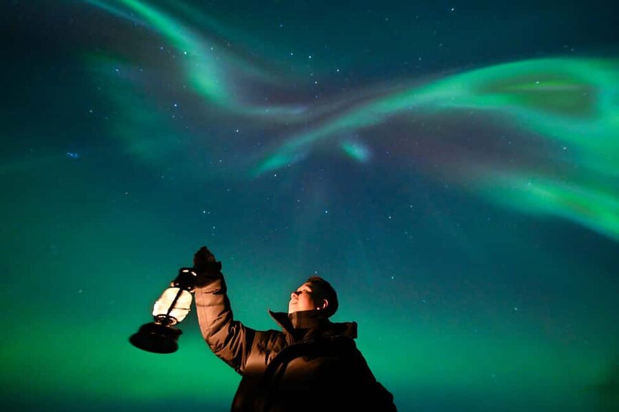 Rovaniemi: Northern Lights Tour - 100% Money Back Guarantee - When aurora appears: how the pro photo part usually goes
