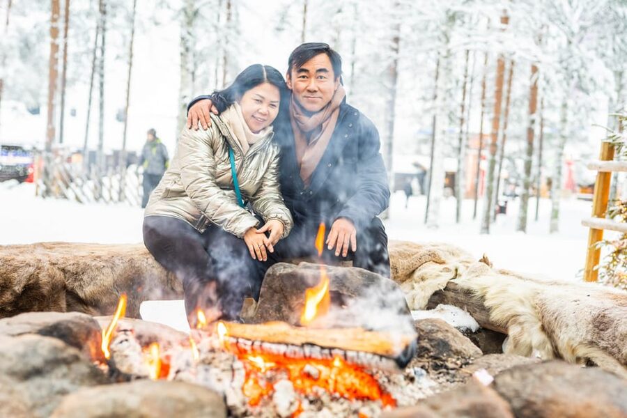 Rovaniemi: Private Pro Photoshoot in Santa Claus Village - Should You Book This Private Pro Photoshoot in Santa Claus Village?