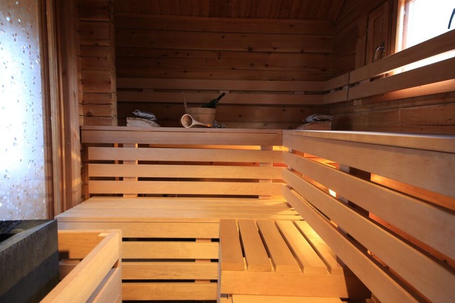 Rovaniemi: Private Sauna, Jacuzzi and Dinner - Getting to Tahtamankuja: pickup that keeps the night easy