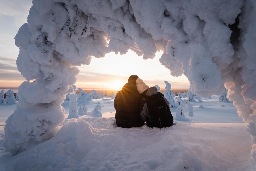 Rovaniemi: Riisitunturi National Park with Pro Photos & BBQ - Campfire BBQ lunch in the Arctic: fuel and a cozy reset