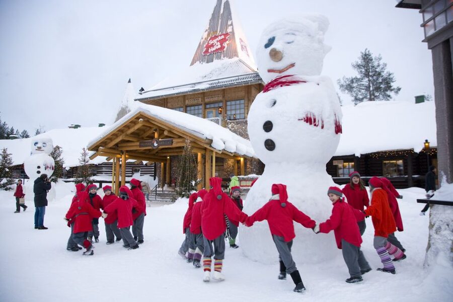 Rovaniemi: Santa Claus Village and Arctic Circle - Reindeer time, and the seasonal reality check