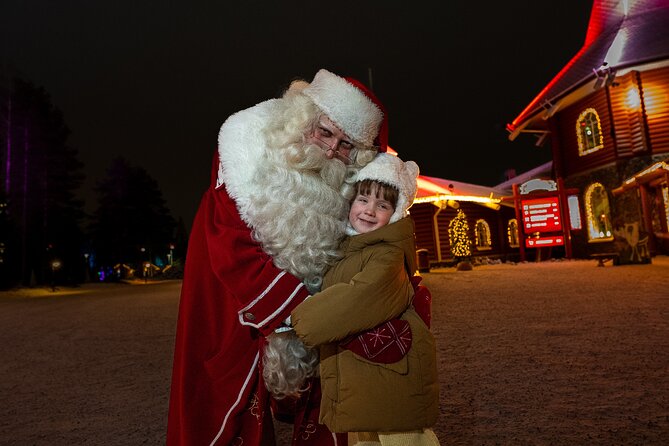 Rovaniemi Santa Claus Village Husky and Reindeer Tour VIP VAN - Huskies and reindeer farms: why the transport and timing matter