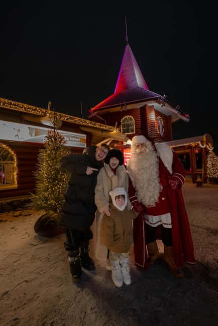 Rovaniemi: Santa Claus Village, Husky & Reindeer Tour - The cozy fire finish with hot berry juice and marshmallows