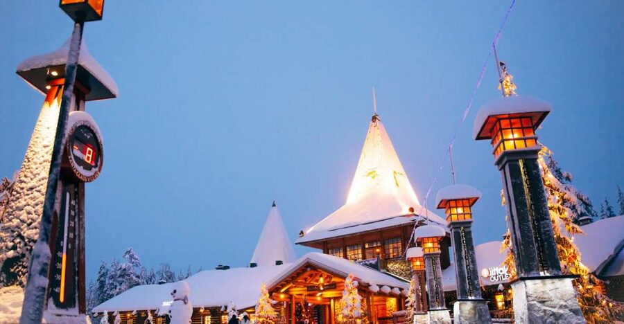 Rovaniemi: Santa’s Village & Snowmobiling to Reindeer Farm - Snowmobiling in Rovaniemi: how the ride actually works