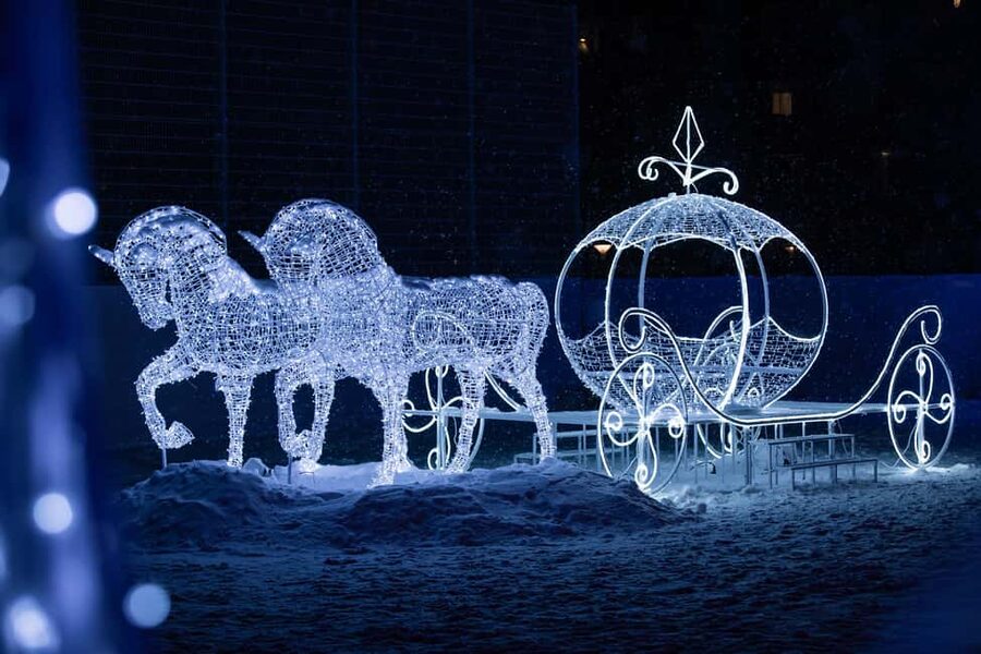 Rovaniemi: SnowGlow Winterpark Entry Ticket - Afternoon flow: family-friendly rides without the rush