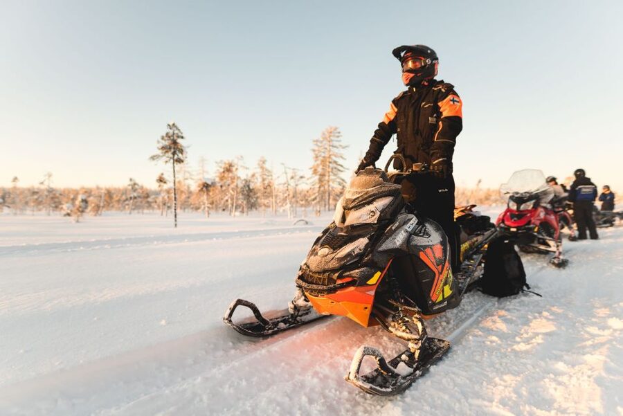 Rovaniemi: Snowmobile Adventure Tour for Adults Only - Thermal clothing that keeps the ride fun, not miserable