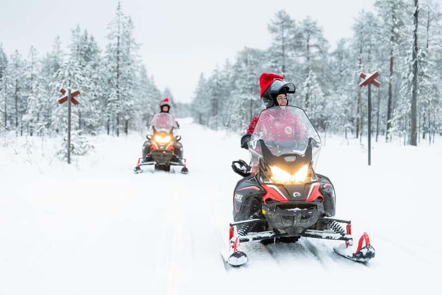 Rovaniemi: Snowmobile Safari with Santa's Elves - The 1.5 hour rhythm: briefing, helmets, and the guided forest loop