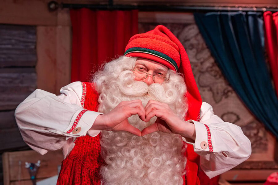 Rovaniemi: Tour to Santa Claus Village with Hotel pick up - Hotel pickup to the Village, this is the real comfort win