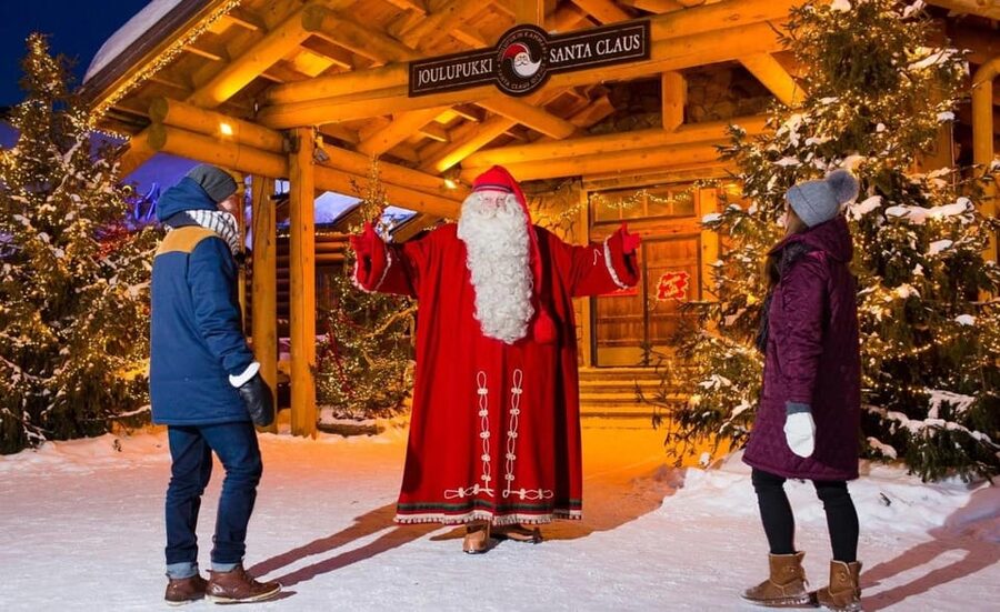 Rovaniemi: Tour to Santa Claus Village with Hotel pick up - Meeting Santa Claus: the wish-list whisper is the centerpiece
