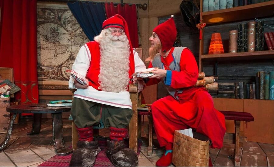 Rovaniemi: Tour to Santa Claus Village with Hotel pick up - Free time inside the village: shops and your own pace