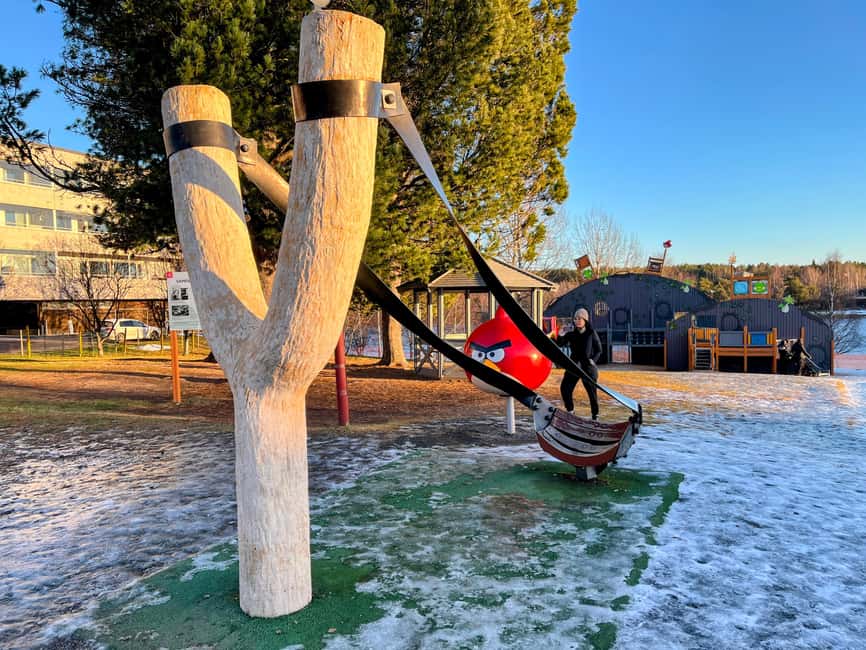 Rovaniemi: Walking Tour with a Local Guide - Finding your guide at Lordi’s Square (and why it matters in winter)