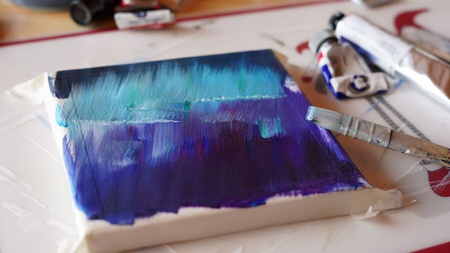 Rovaniemi: Workshop - Aurora painting - The traditional Lapland house stop, and why it matters
