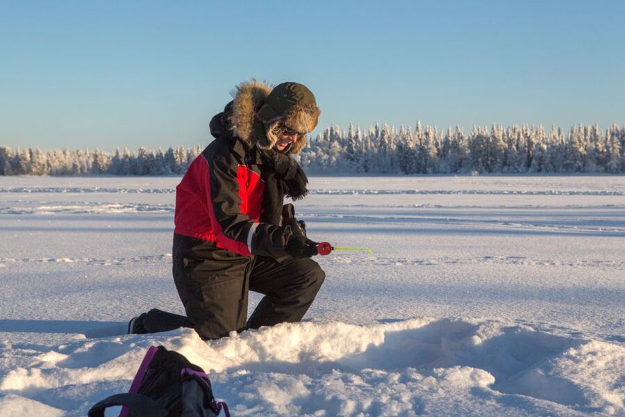 Ruka: Ice fishing trip - The 3-hour flow, from pickup to drilling your first hole