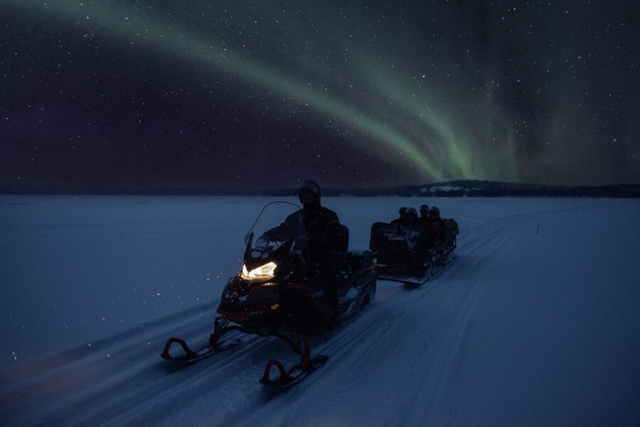 Ruka: Starlight sledging to search for Northern Lights - Northern Lights searching: what to expect when the sky is unpredictable