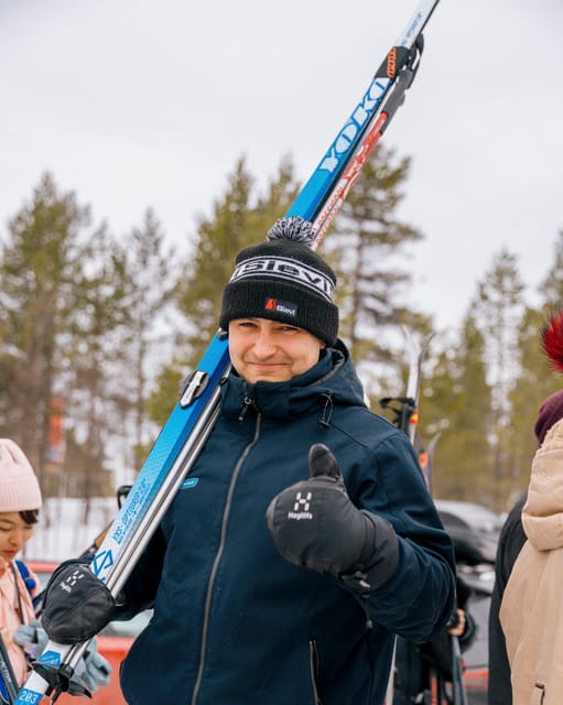 Saariselkä: Cross-Country Skiing for beginners - Getting geared up: classic skis, boots, poles, and trail-side storage