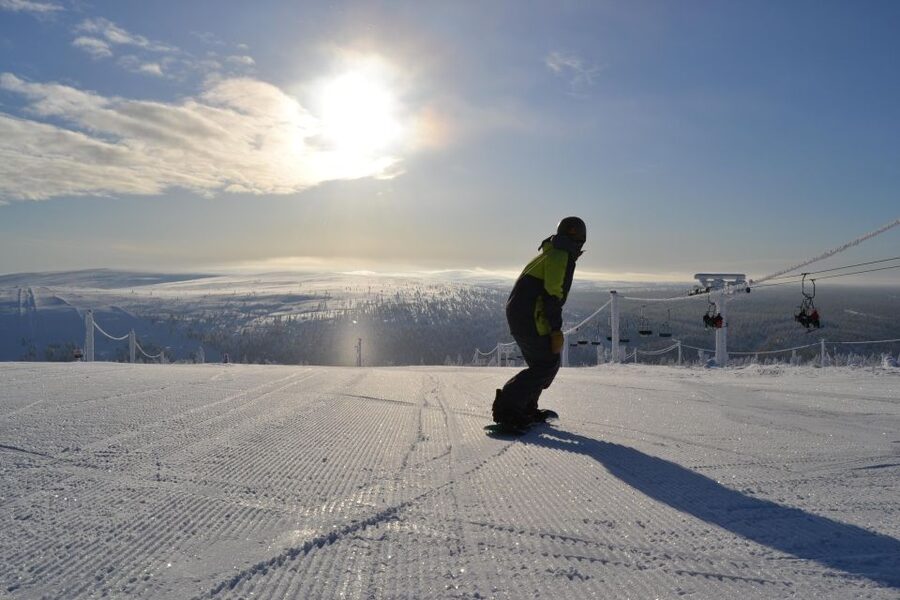 Saariselkä: Easy Snowboard Day Package (11y+) - The beginner lesson: what the 105 minutes is really for
