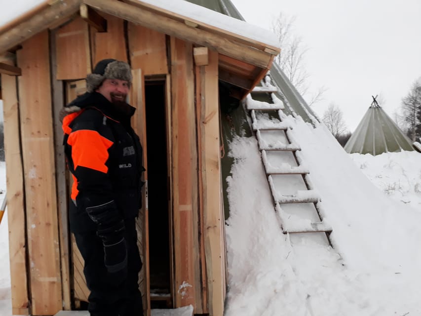 Saariselkä: Ice Fishing Tour to Lake Inari, reindeers& lunch - From Saariselkä to Ivalo and out into Lake Inari country