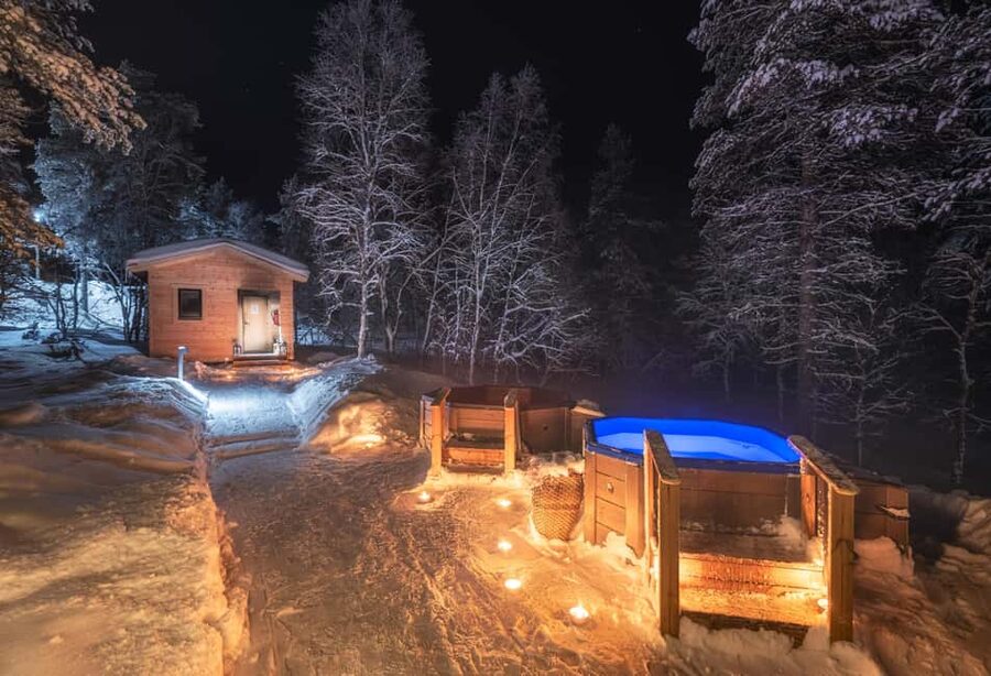 Saariselkä: Kuukkeli Saunaworld (Smoke Sauna) - Kuukkeli SaunaWorld: sauna, Aurora odds, and Lapland charm in one 2-hour block
