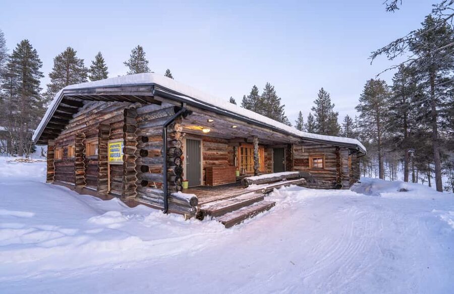Saariselkä: Kuukkeli Saunaworld (Smoke Sauna) - Pools and cooling: cold plunge, warm pool, and an indoor swim break