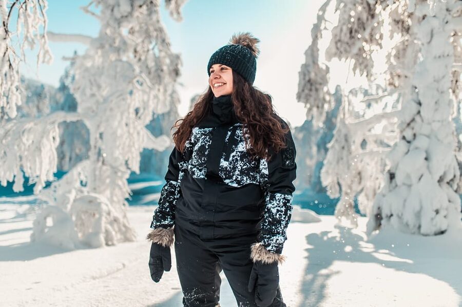 Saariselkä: Rent Winter Clothing Sets - Using the gear in Lapland: comfort for long cold days
