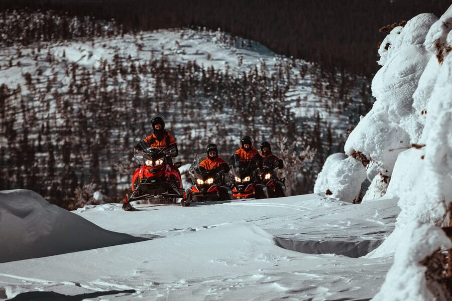 Saariselkä: Snowmobile Ride with Hot Drinks - How the Ride Works: Two People Per Snowmobile