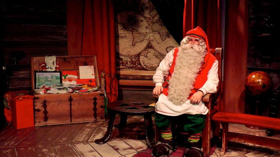 Santa Claus Village Guided Tour & Arctic Circle certificate - Santa Claus Village in Rovaniemi, with the Arctic Circle built into the day