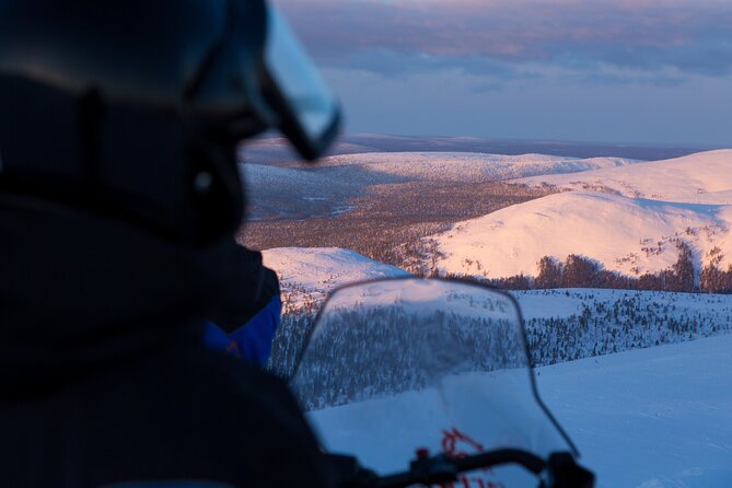 Scenic Snowmobile Safari in Saariselkä - The driving lesson: make it easy before the snow tricks you