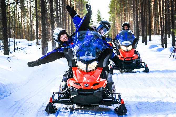 Snowmobile Safari in the Nature - Guides, instruction, and the “how-to” that makes the ride safer