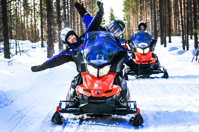Snowmobile Safari in the Nature - Morning start - Your snowmobile experience, from briefing to forest and frozen water