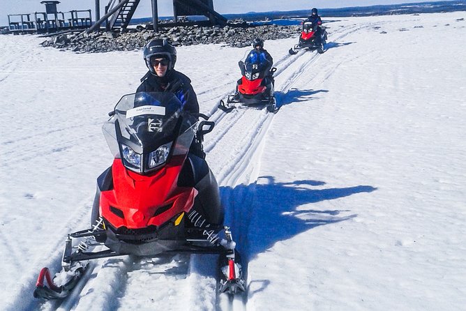 Snowmobile Safari in the Nature - Morning start - Driving options: passenger comfort vs solo-driving freedom