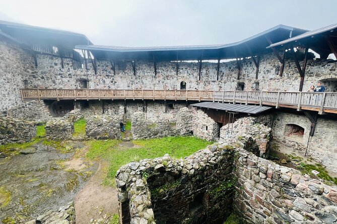 Stones & Slices: Raasepori Castle Ruins, Ekenäs Old Town & Pizza - The guide and pacing, what makes the day feel smooth