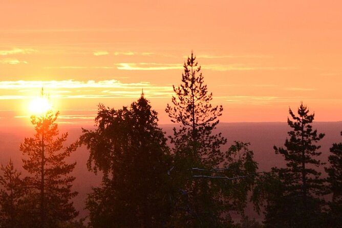 Sunset at the Arctic Circle - Watching the Arctic Circle sunset from Katkavaara mountain