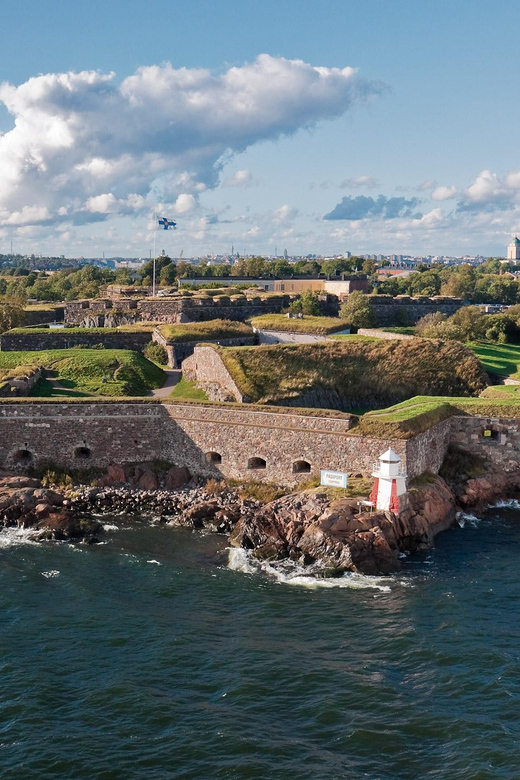 Suomenlinna: Guided Walking Tour with an Authorized Guide - Authorized English Guide: The Value of Having Context on Your Side