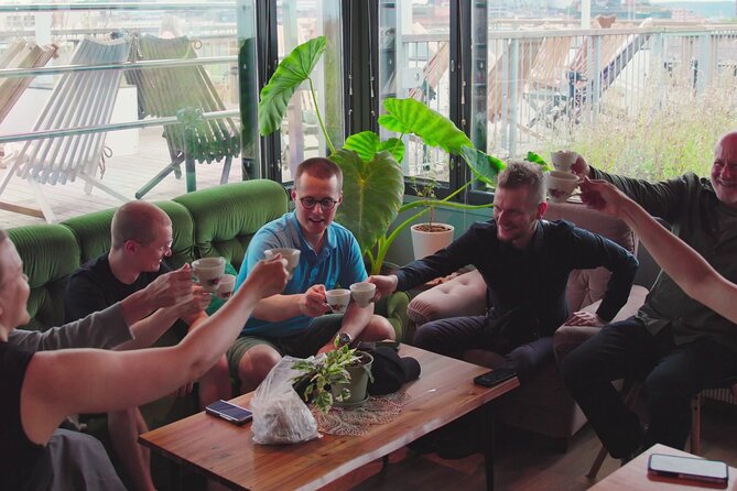 Tampere Food Tour Local Tastings, Meal & Rooftop City Views - Stop 1 at Tampereen Kauppahalli: under one roof, tasting history