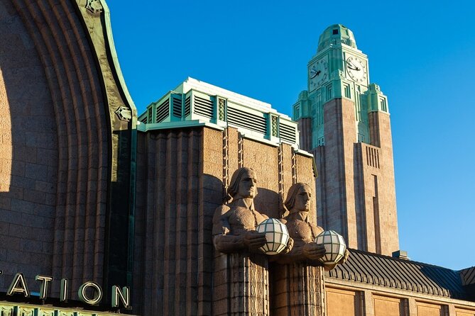 The 1st Helsinki Free Tour - Since 2016 - Stop 1: Senate Square, the White Church, Senate Palace, and University Focus