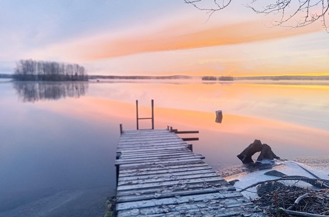 Traditional Finnish Sauna and Ice Swimming in Rovaniemi - Inside the Sauna: How Heat, Steam, and Essential Oils Set the Mood