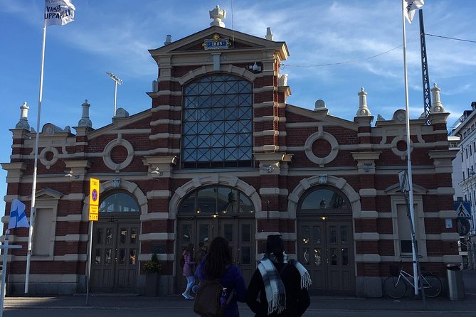 Walking tour with a Wilderness Guide - Kansalaistori Square: framed views of Helsinki’s civic trio