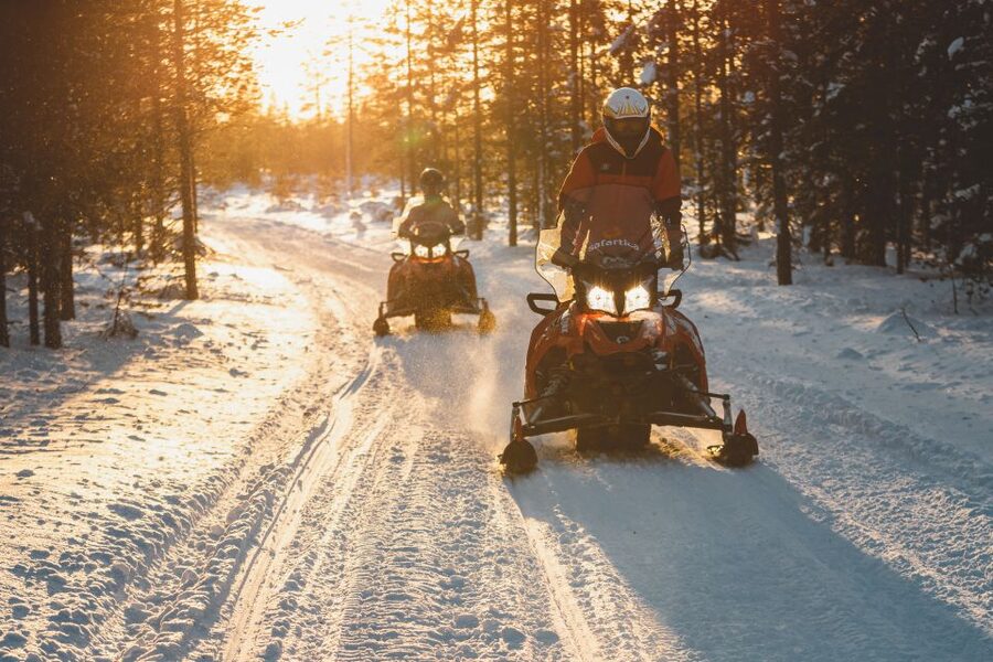 Ylläs: Snowmobile Tour to Arctic Snow Village & Snack - Why This Ylläs Snowmobile Day Works So Well