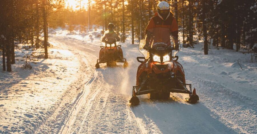 Ylläs: Snowmobile Tour to Arctic Snow Village & Snack - The Warm Restaurant Stop: Doughnut, Hot Drink, and Resetting