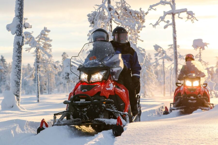Ylläs: Snowmobiling ABC - The middle stop: hot drink and sweet bite, plus time to reset