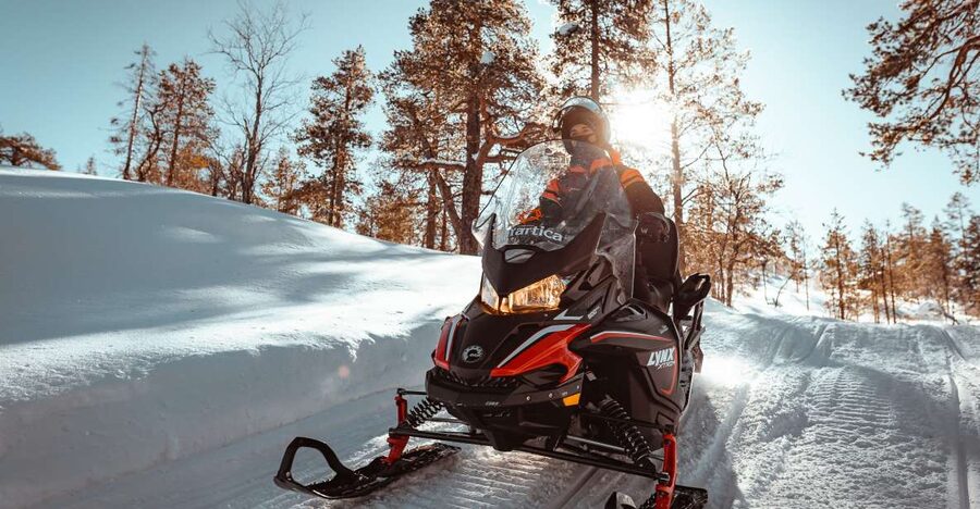 Ylläs: Wilderness Snowmobile Tour - The 6-Hour Flow: Training, Driving, and Forest Breaks